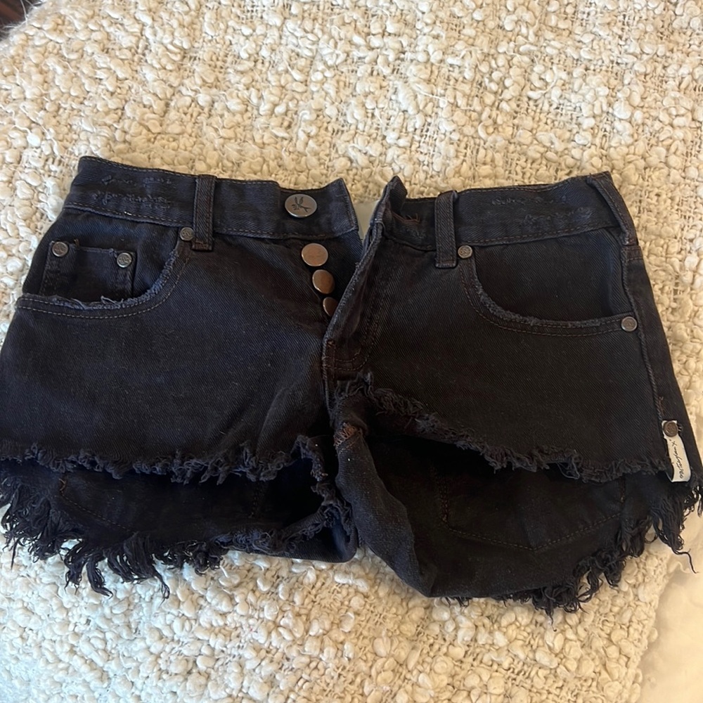 NEVERWORN LOW WAIST ONE TEASPOON JEAN SHORTS
